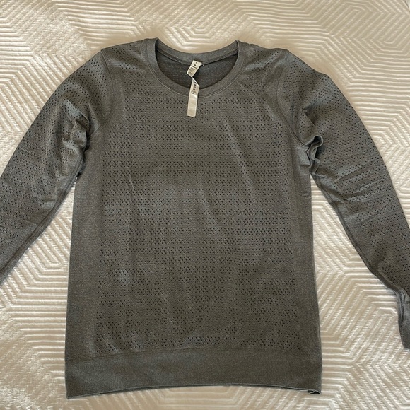 Lululemon long sleeve - Picture 2 of 4